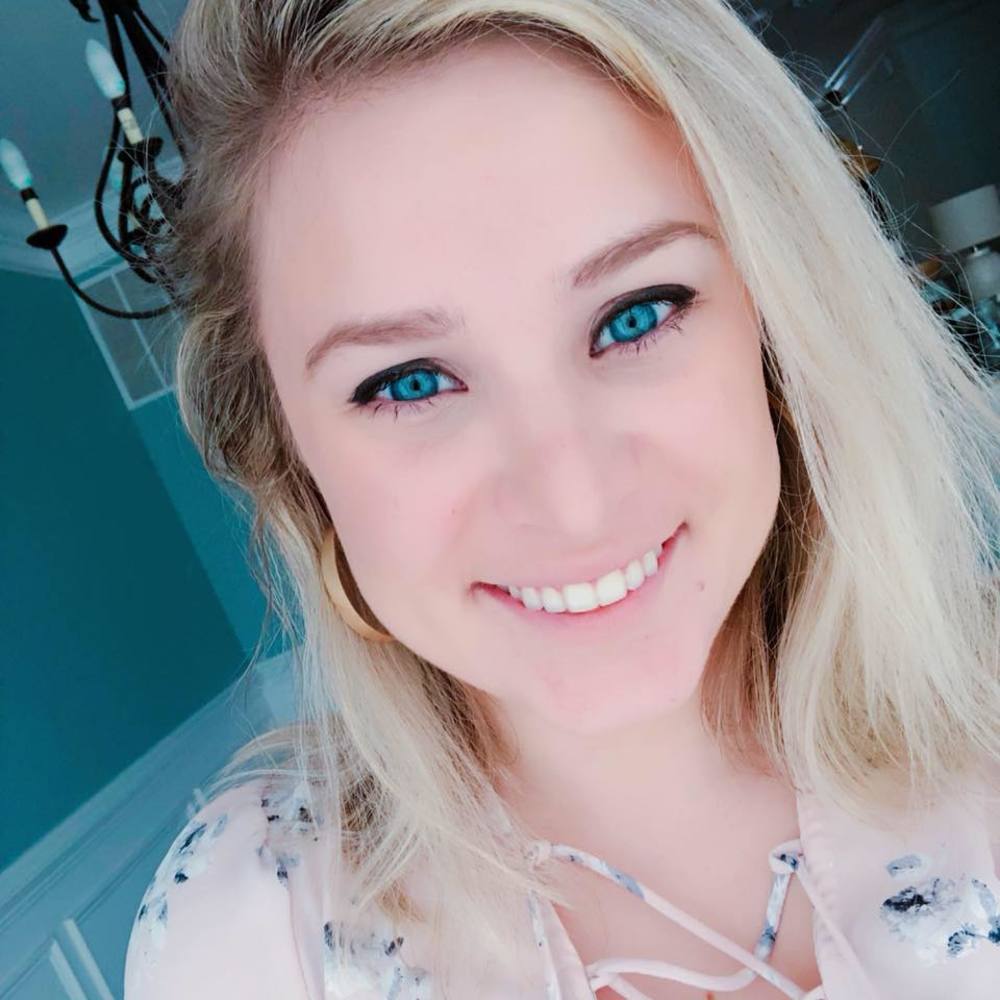 Meet your Posher, Becca